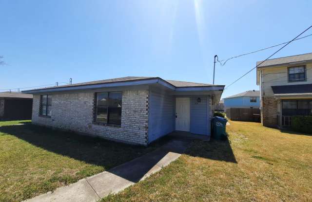 611 Gardenview Cir - 611 Gardenview Circle, Denton, TX 76207
