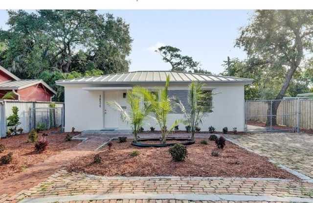 1836 SW 9th Ave photos photos