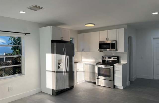 6301 NE 5th Ave photos photos