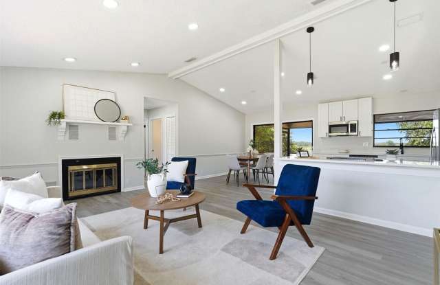 LAKEFRONT • COMPLETELY RENOVATED Gallery 3