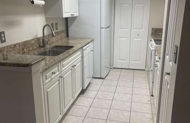 400 Crestwood Court N photos photos