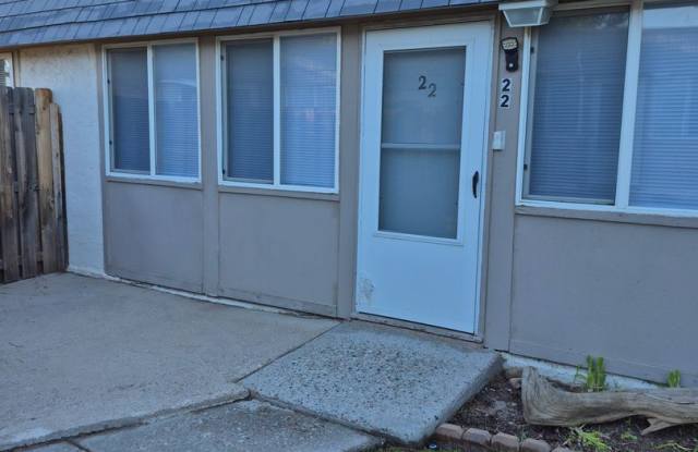 Spacious 2 Bedroom Condo Gallery 1