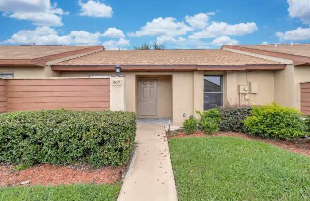 907 PARK VILLA Circle Gallery 1