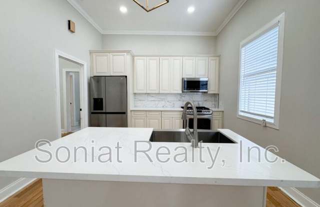 3307 Baudin St. Gallery 4