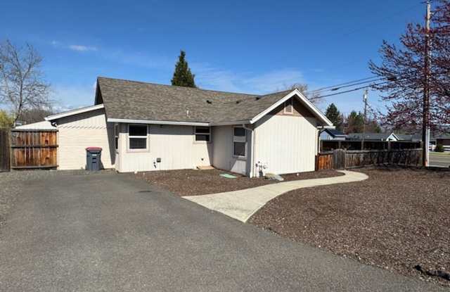 WELL MAINTAINED 3 BR HOME- COMFORTABLE, AFFORDABLE & GREAT LOCATION photos photos