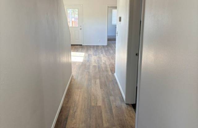 Beautifully Remodeled 3 Bedroom, 2 Bathroom Duplex with Private Yard & Attached Garage Gallery 3