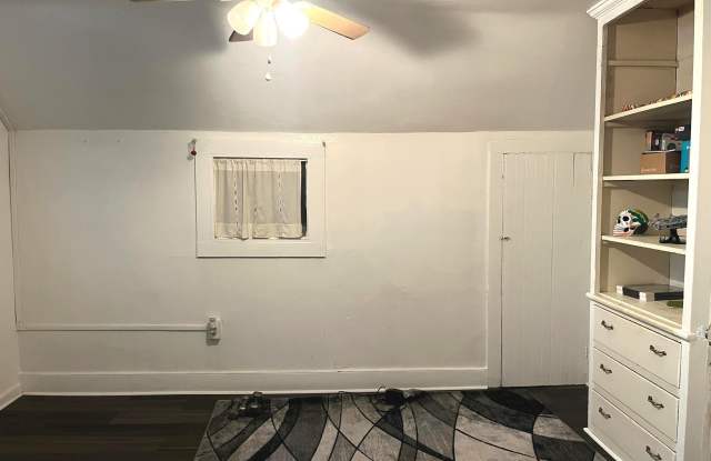 13 Dr Aaron B Samuels Boulevard unit: 3 photos photos