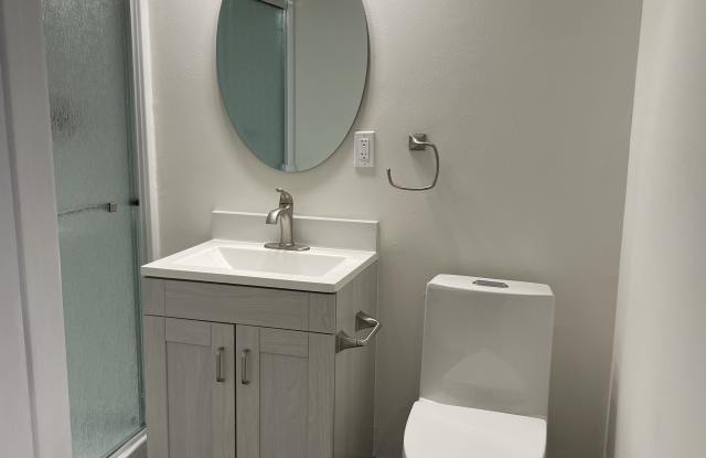 2412 East Commonwealth Avenue Unit A photos photos