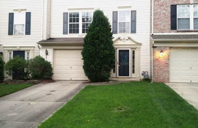 Spacious 3 bedroom Townhouse Gallery 1