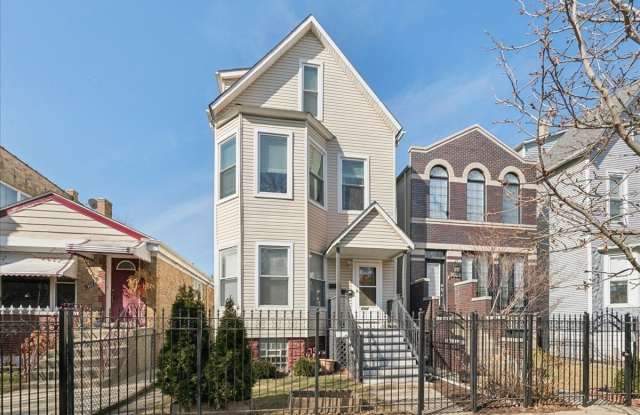 3024 N Sawyer Avenue unit: 2 photos photos