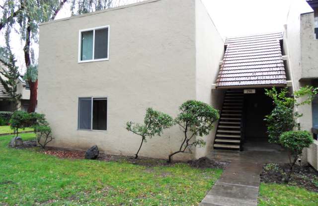 Cozy condominium in Blossom Valley. Hardwood floor, dishwasher, balcony. photos photos