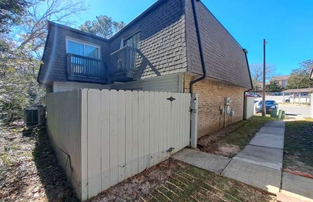 Centrally located 2BR/2.5BA townhome photos photos