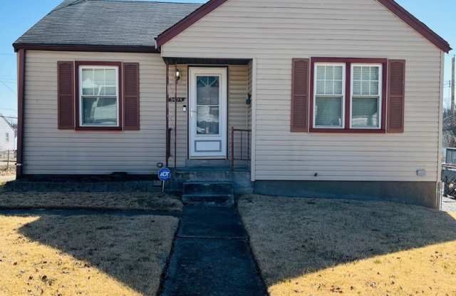 2 bedroom home - Country Club Hills Gallery 1