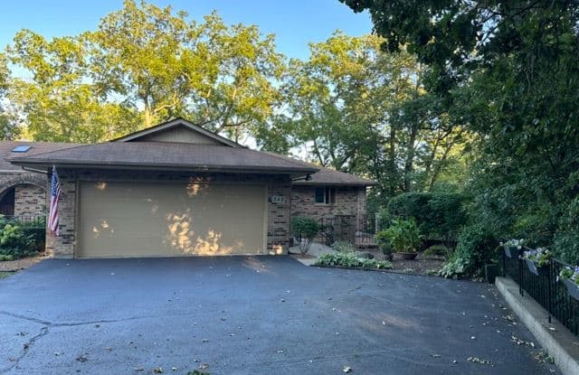 549 Ravine Drive - 549 Ravine Drive, Winthrop Harbor, IL 60096