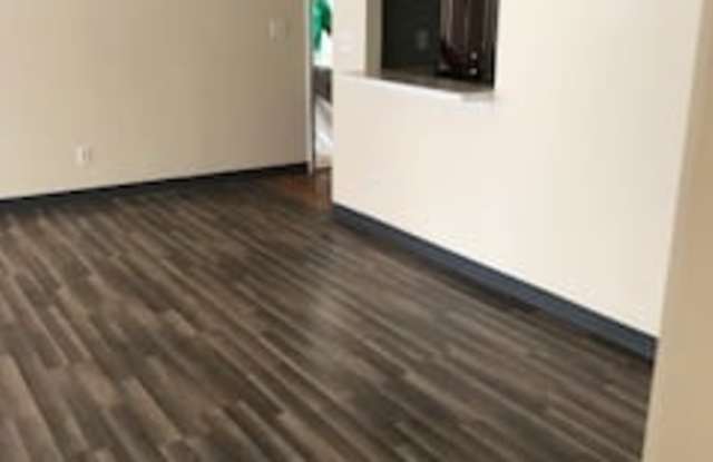 104 West Madison Street - 104 Gallery 3