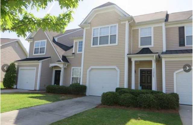 Location, Location, Location! 3 Bedroom 2.5 bath townhome in SW Charlotte! photos photos