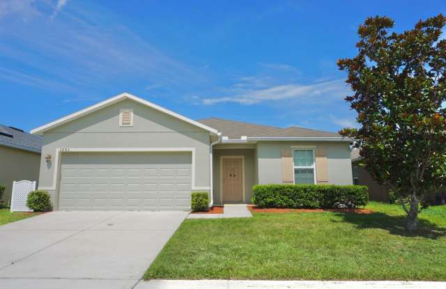 Lake Smart Estates - Community Pool Gallery 1