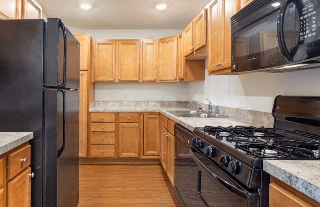 River Pointe Apartments Gallery 2