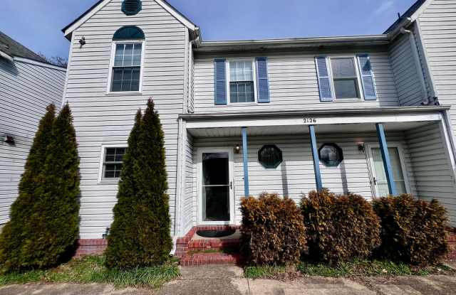 Nicely Updated 3 Bedroom Duplex photos photos