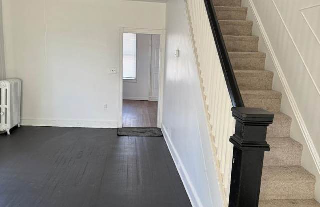 Recently Renovated Three Bed One Bath Ready For A New Tenant! Gallery 3