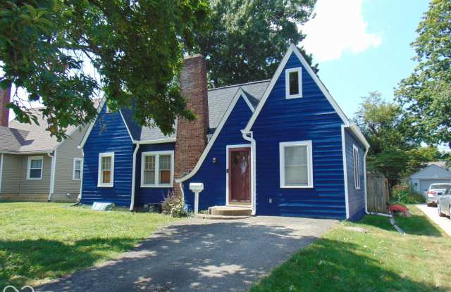 1132 N Hawthorne Lane Gallery 2