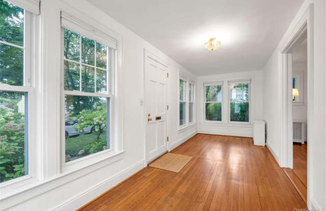 138 Hillcrest Avenue Gallery 2