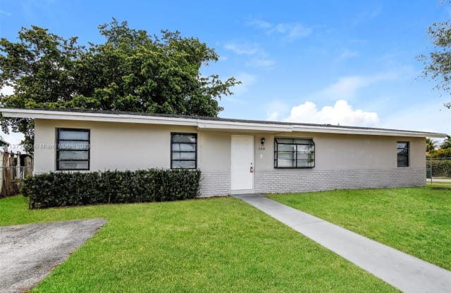 508 SW 17th Ter - 508 Southwest 17th Terrace, Homestead, FL 33030