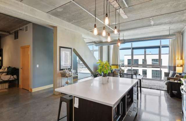 345 6th Avenue N Gallery 2