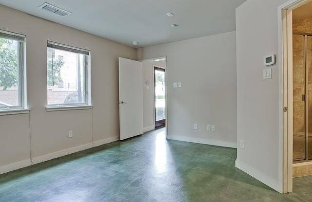2307 Clark Street Gallery 2