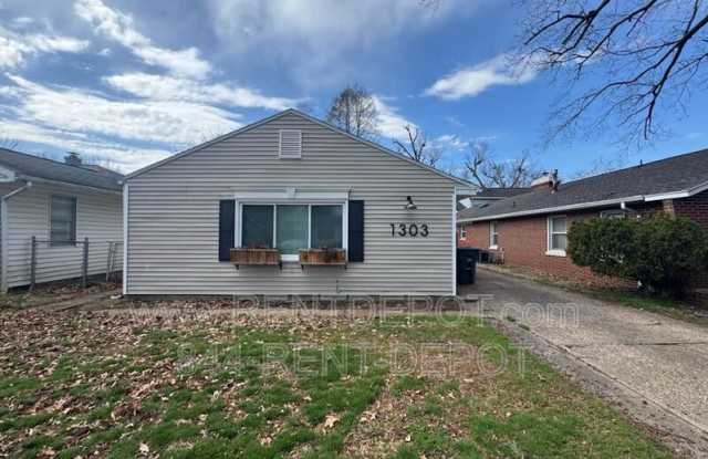 1303 S Saint James photos photos