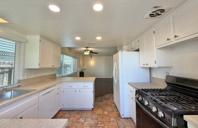 3 Bed 2 Bath Corner Lot House in La Mesa! photos photos