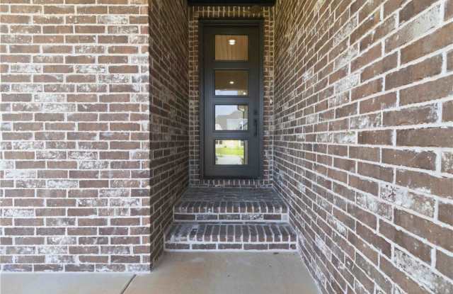 1240 Mammoth Street Gallery 3