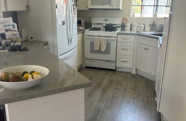 Stunning Upper End Unit FULLY FURNISHED unit with Sweeping Views! photos photos