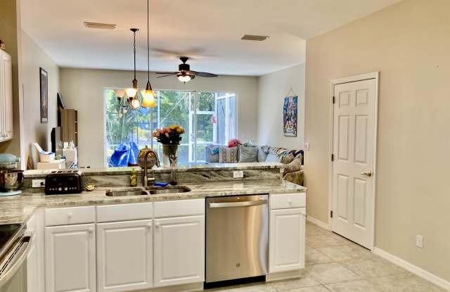 8460 Village Edge Circle #5 Gallery 4