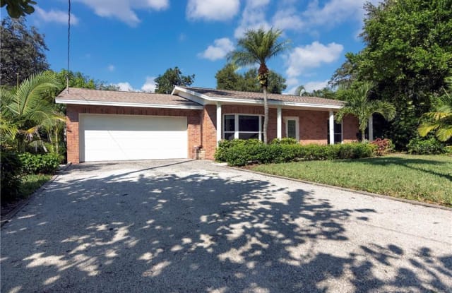 1065 JESSE AVENUE - 1065 Jesse Avenue, Safety Harbor, FL 34695