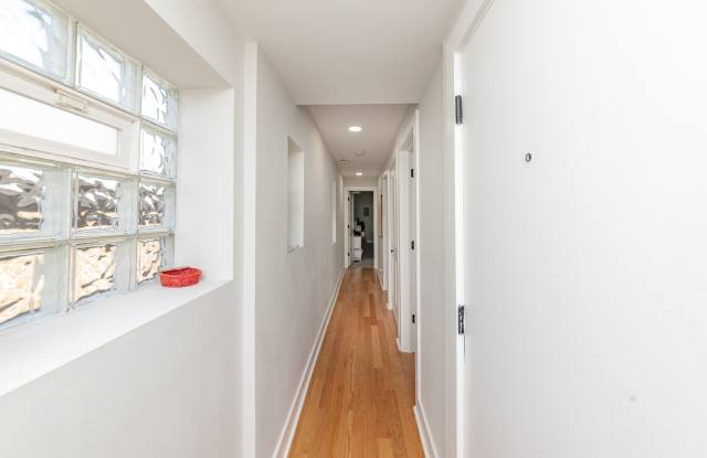 928 W 31st Pl - 928 West 31st Place, Chicago, IL 60608