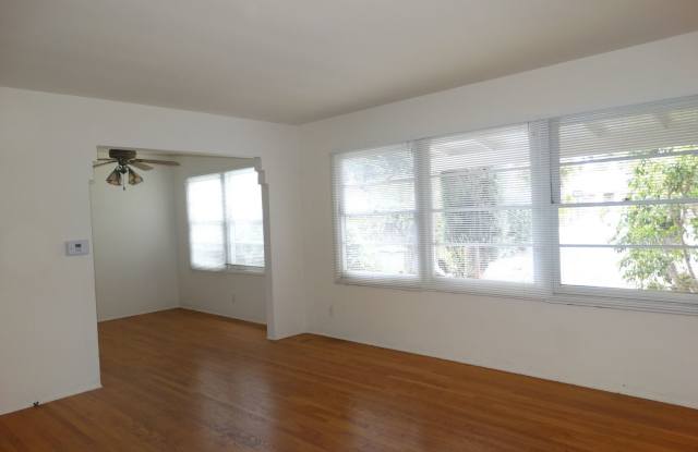 14954 Wyandotte St Gallery 4