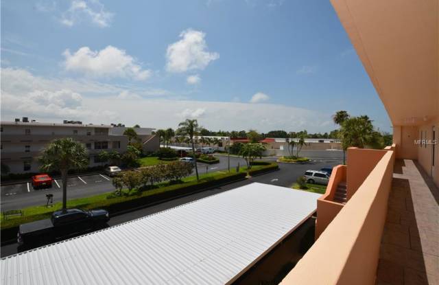 7420 BAY ISLAND DRIVE S Gallery 3