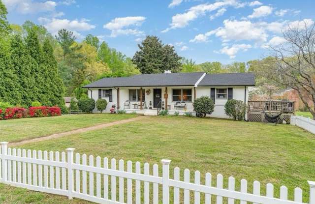 Pool and Movie Room - Charming 3BR House in High Point photos photos