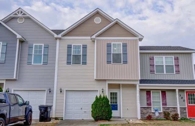 302 Cedar Island Trail, Sneads Ferry - 3 bedroom 2.5 bathroom - Townhouse - 302 Cedar Island Trail, Holly Ridge, NC 28445