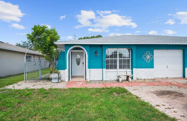 Beautiful 2-bedroom, 2-bathroom apartment in Cape Coral photos photos