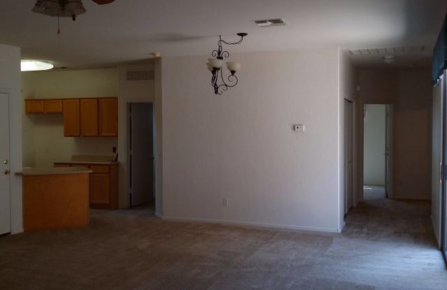 BEAUTIFUL CORNER LOT HOME WITH LARGE ROOMS Gallery 4