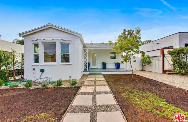 533 HUNTLEY Drive Gallery 3