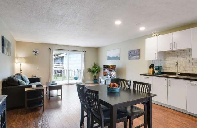 1027 24th Ave NE photos photos