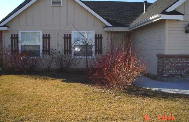 255 Wooddale Ave - 255 South Wooddale Avenue, Eagle, ID 83616