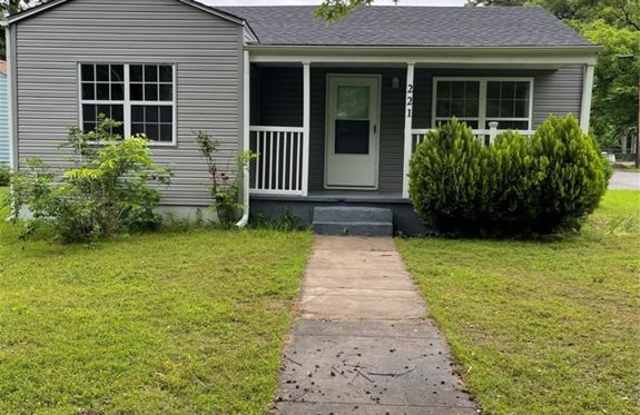 221  S College  ST - 221 South College Street, Siloam Springs, AR 72761