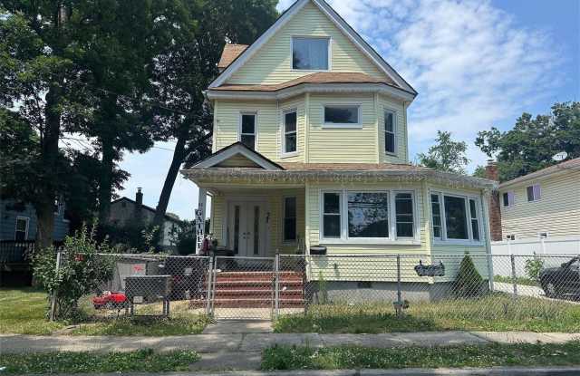 99 Colonial Avenue - 99 Colonial Avenue, Freeport, NY 11520
