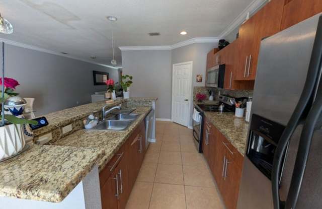 238 SE 2ND Avenue, Hallandale Beach, FL 33009 - 5641 Gallery 4