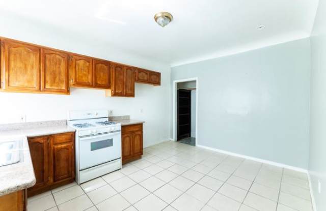 2246 S. Bronson Ave - 2246 South Bronson Avenue, Los Angeles, CA 90018