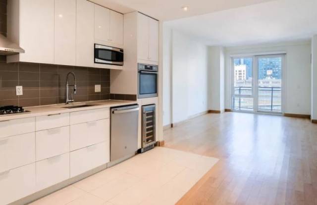 439 West 37th St. photos photos